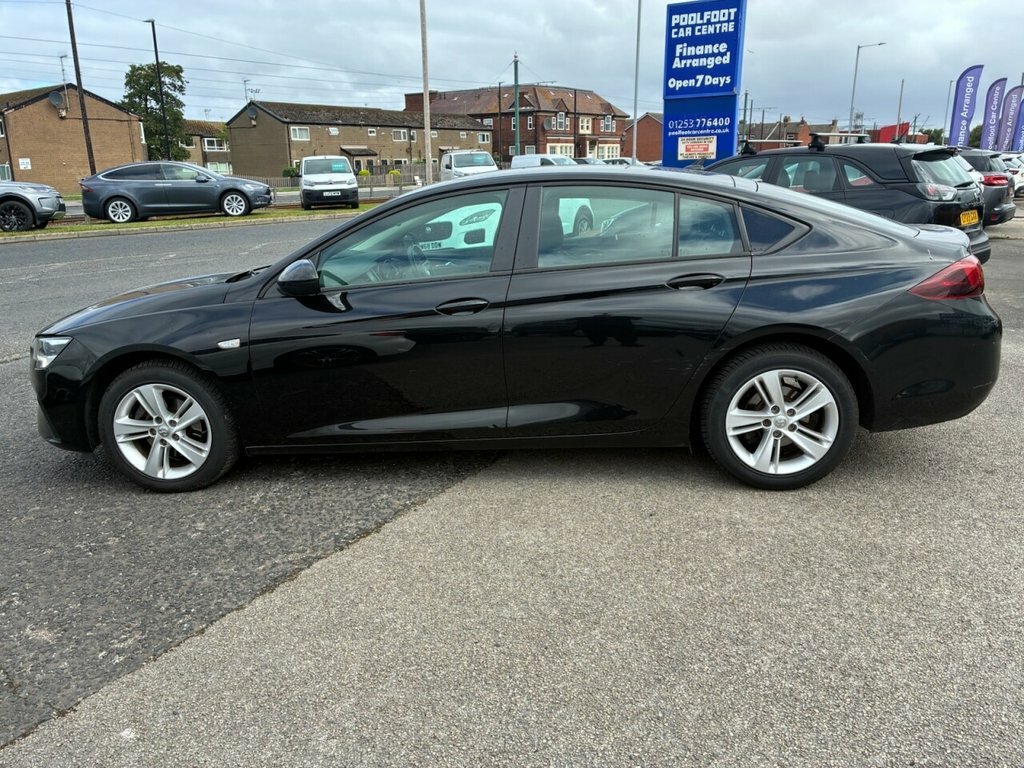 Vauxhall Insignia 1.5L Se Nav Black #3