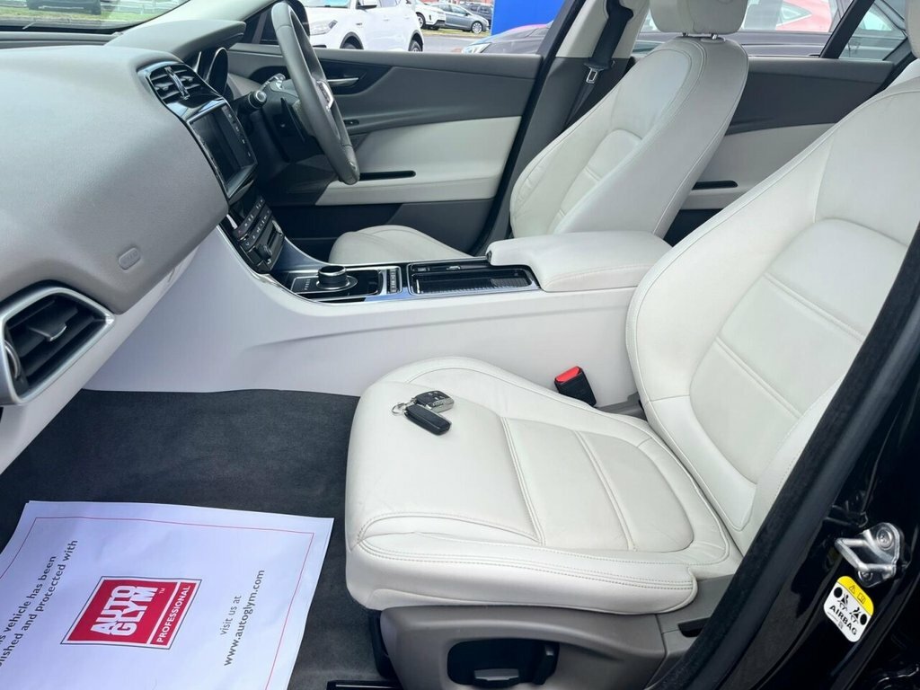 Jaguar XE 2L Prestige Black #5