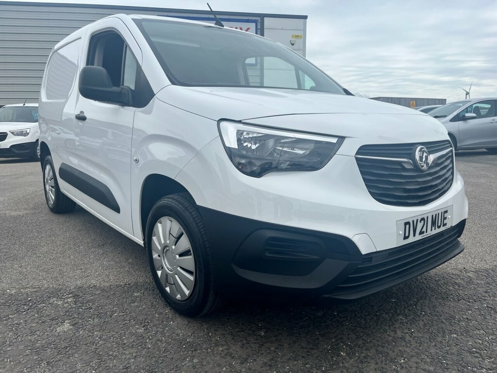 Vauxhall Combo 1.5L Dynamic White