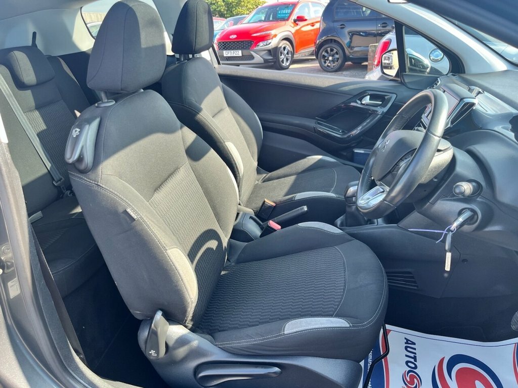 Peugeot 208 1.4L Style Grey #4