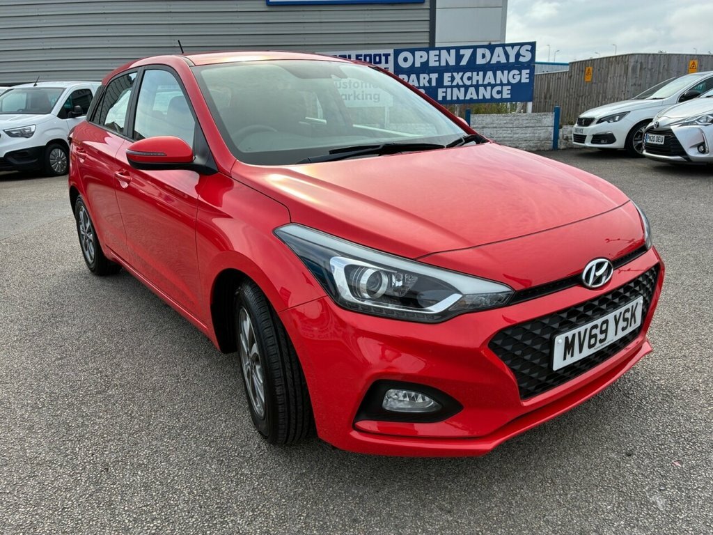 Hyundai I20 1.2L Se Launch Edition Red #2