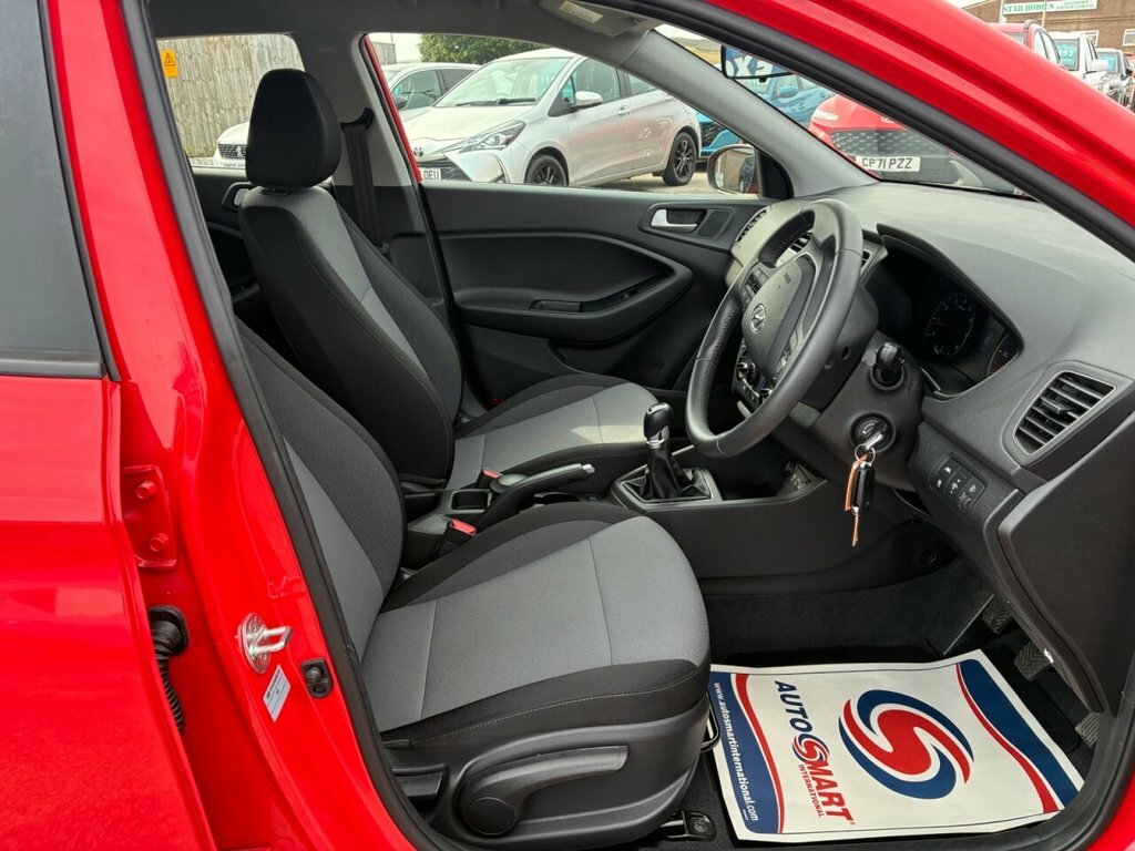 Hyundai I20 1.2L Se Launch Edition Red #3