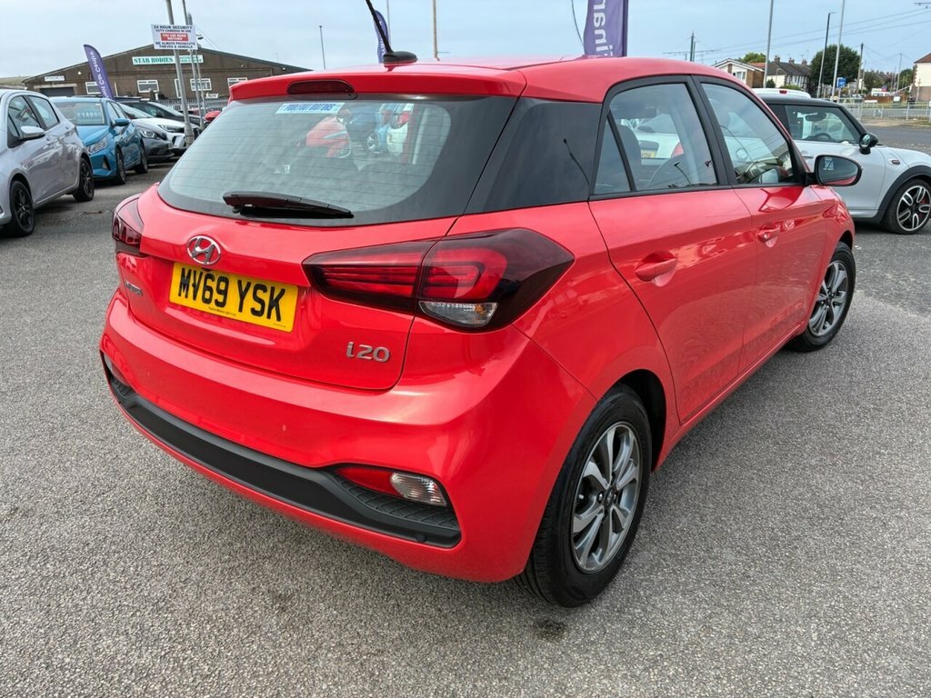 Hyundai I20 1.2L Se Launch Edition Red #6