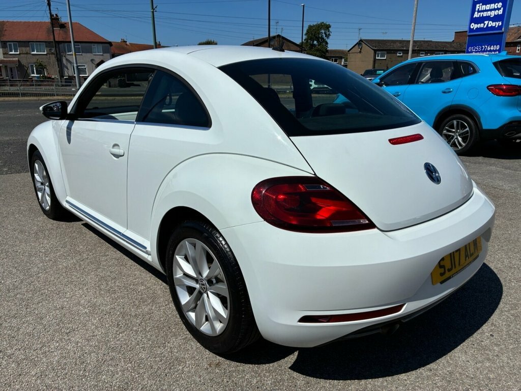 Volkswagen Beetle 1.2L Design White #5