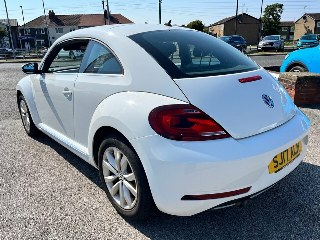 Volkswagen Beetle 1.2L Design White #3
