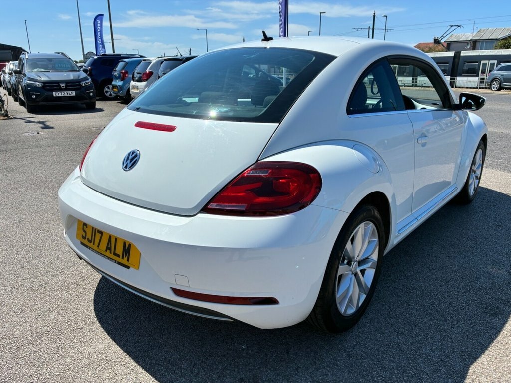Volkswagen Beetle 1.2L Design White #6