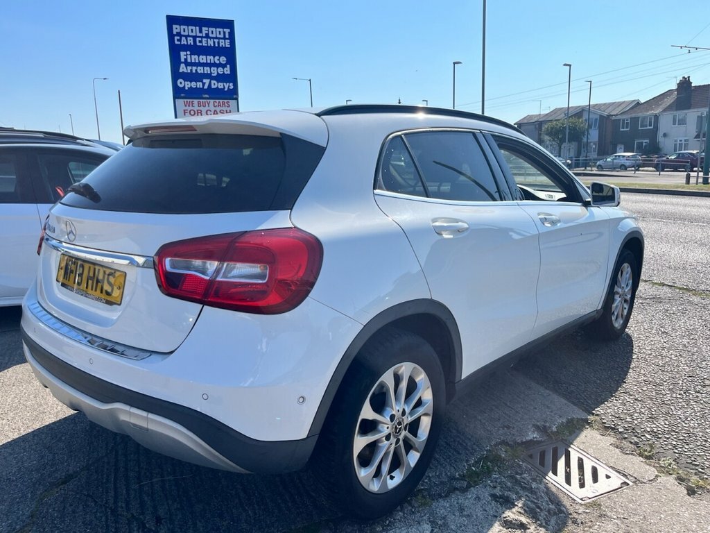 Mercedes-Benz GLA Class 1.6L Se White #3
