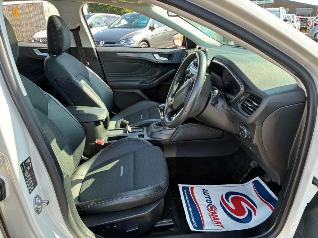 Ford Focus 1.5L Active X MT20HVJ White #4