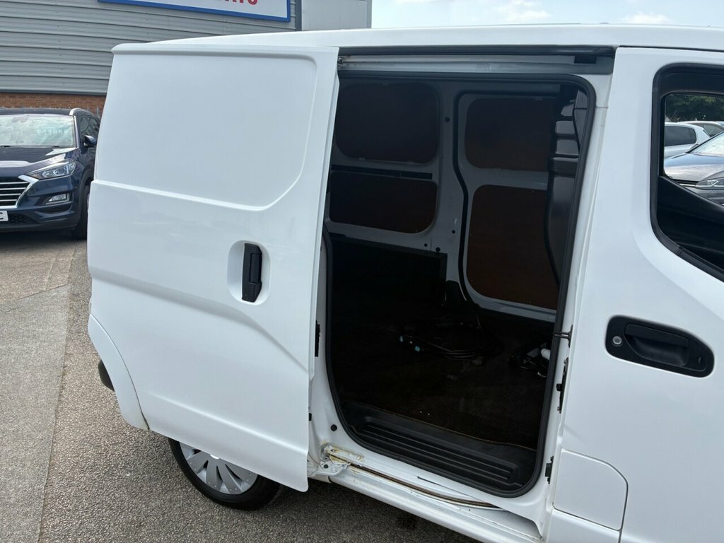 Nissan e-NV200 E Acenta 108 Bhp White #26