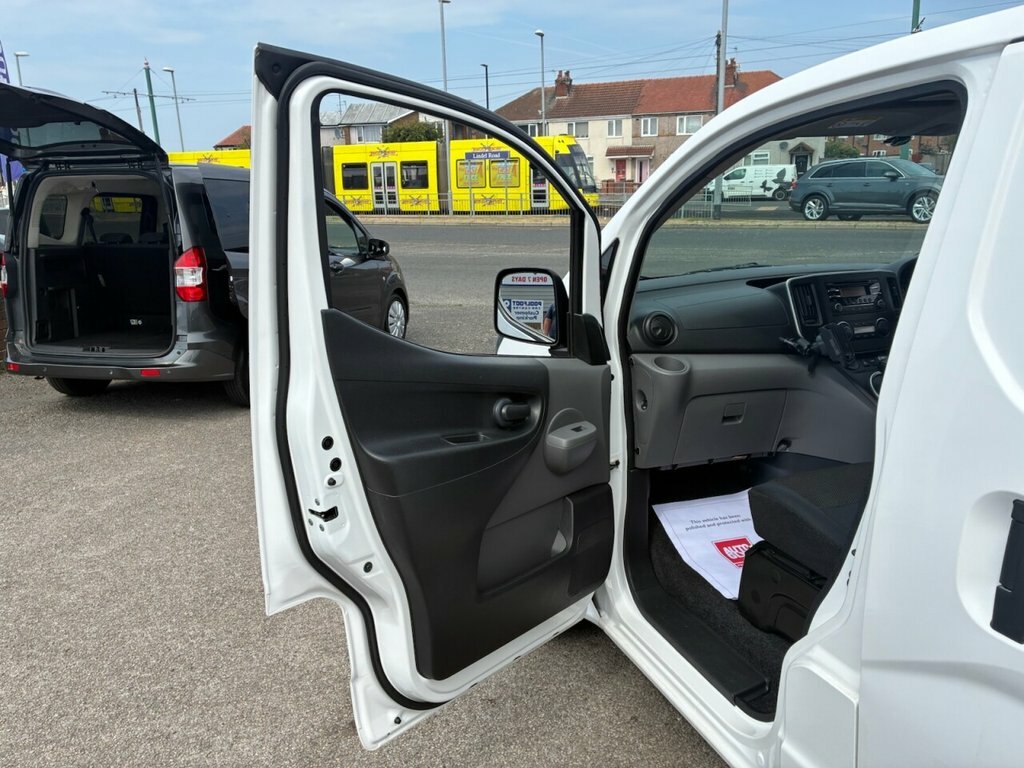 Nissan e-NV200 E Acenta 108 Bhp White #11