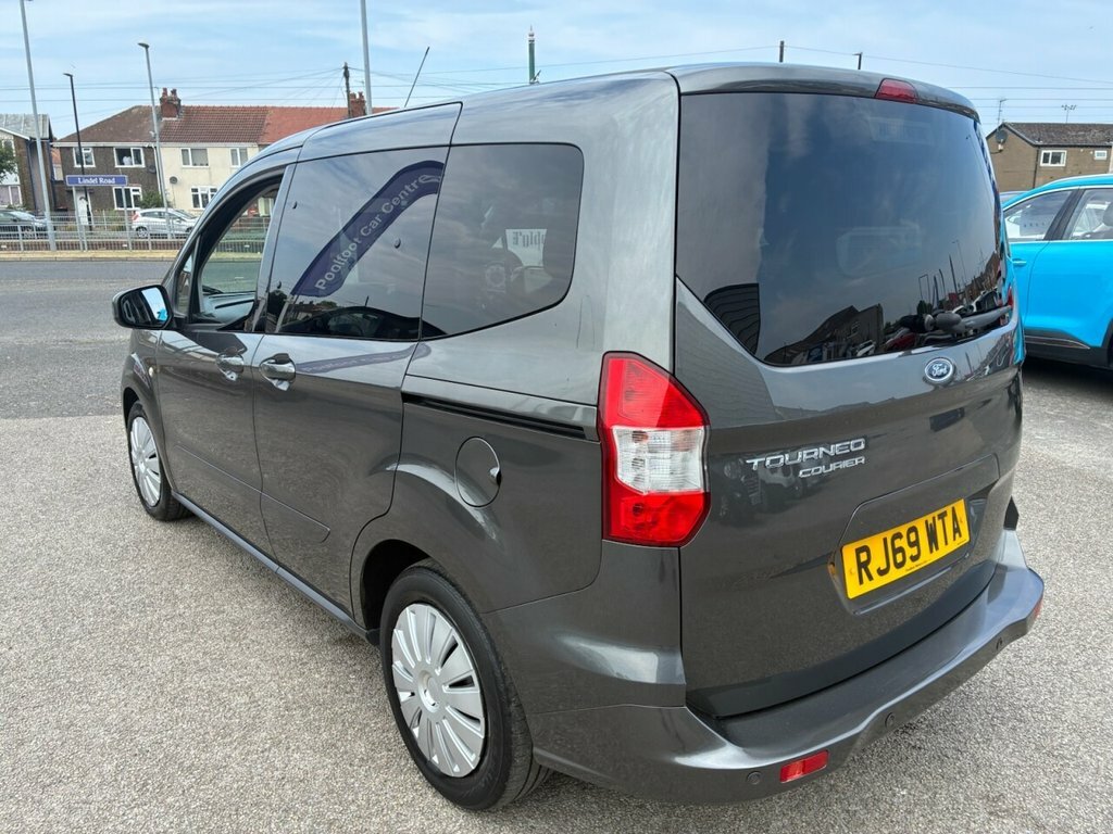 Ford Tourneo Courier 1L Zetec Grey #3