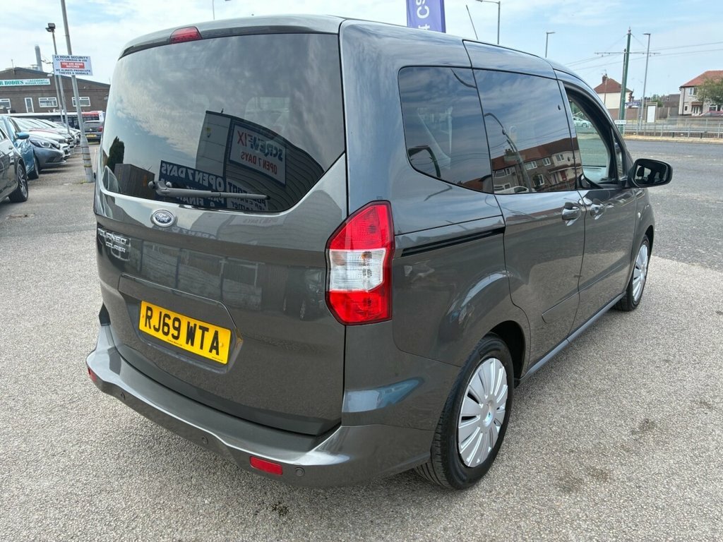 Ford Tourneo Courier 1L Zetec Grey #4