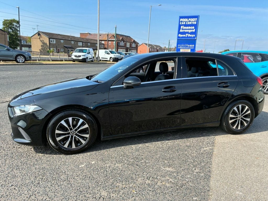 Mercedes-Benz A Class 2L Se Black #4
