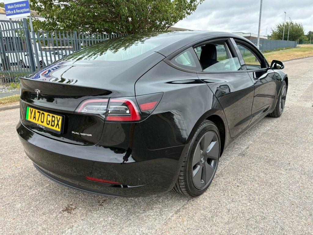 Tesla Model 3 Saloon Black #6