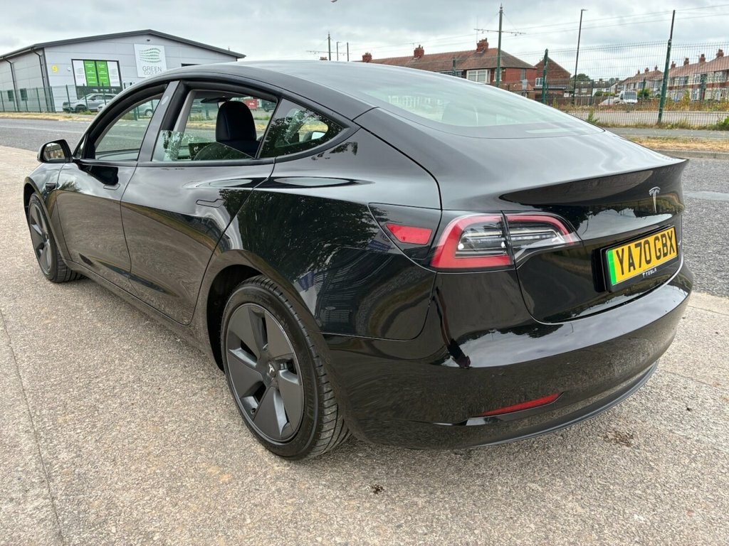 Tesla Model 3 Saloon Black #5