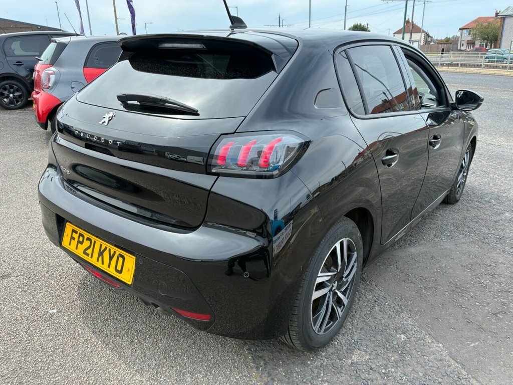 Peugeot 208 1.2L Allure Premium Black #5