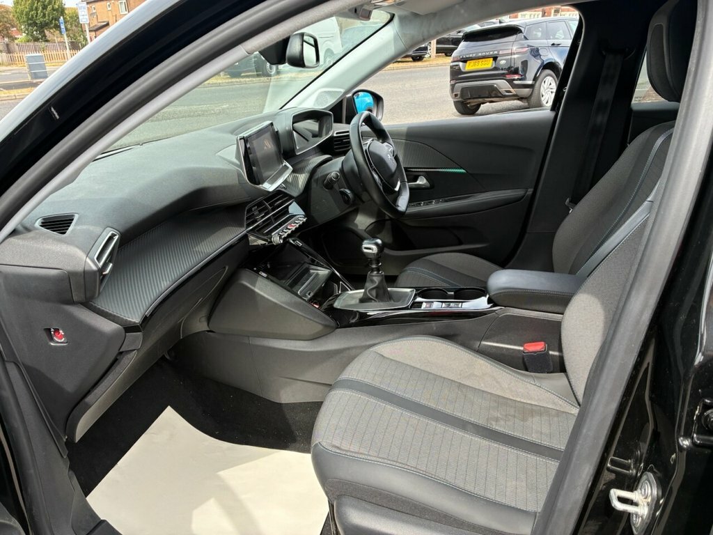 Peugeot 208 1.2L Allure Premium Black #6