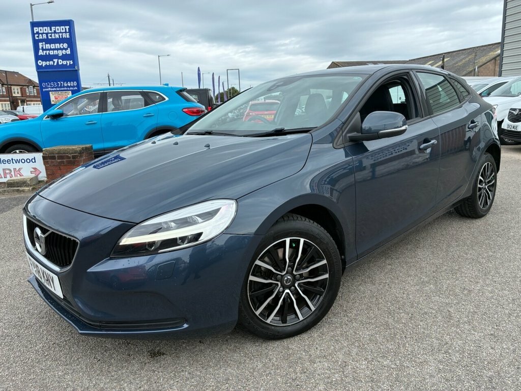 Volvo V40 2L Momentum Blue