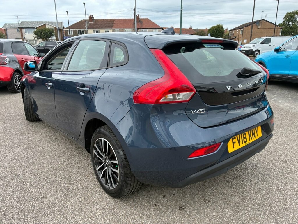 Volvo V40 2L Momentum Blue #3