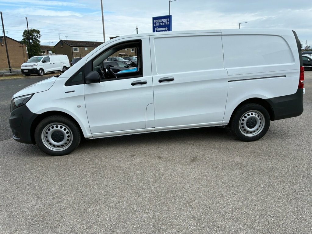 Mercedes-Benz eVito Mpv White #5