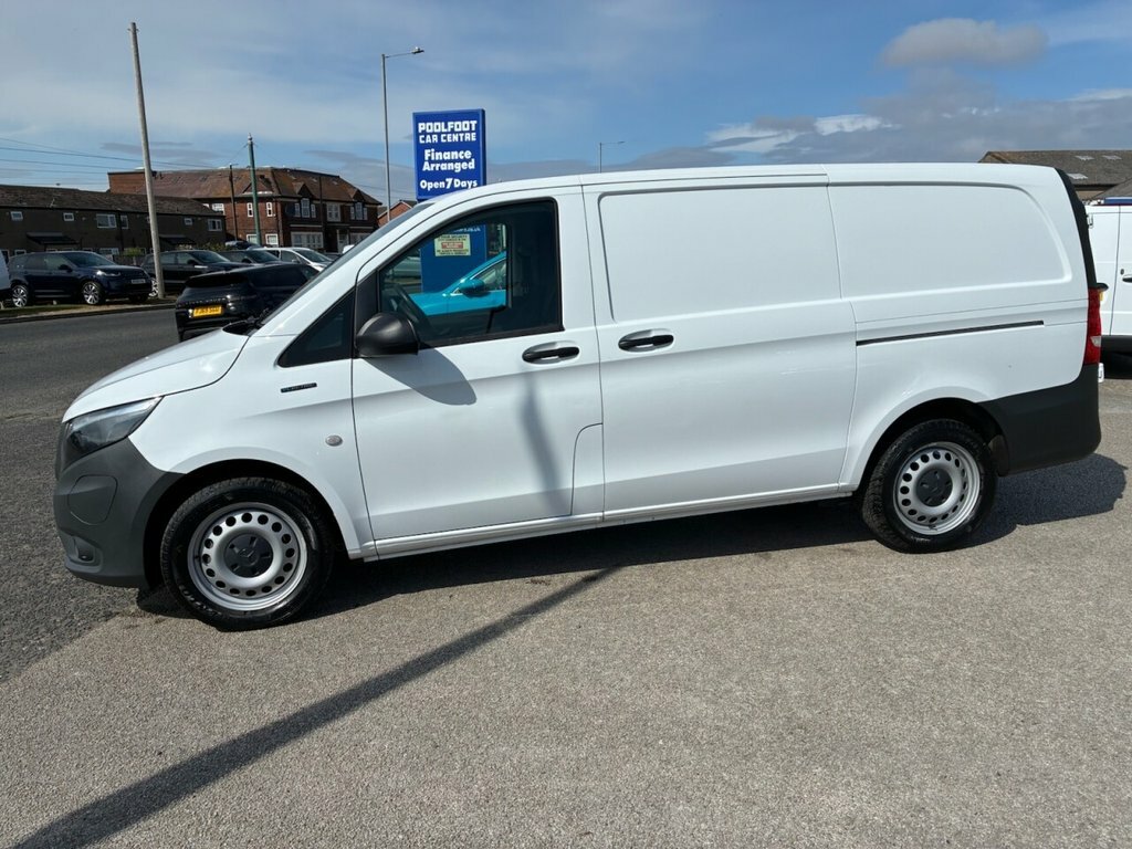 Mercedes-Benz eVito Mpv White #3