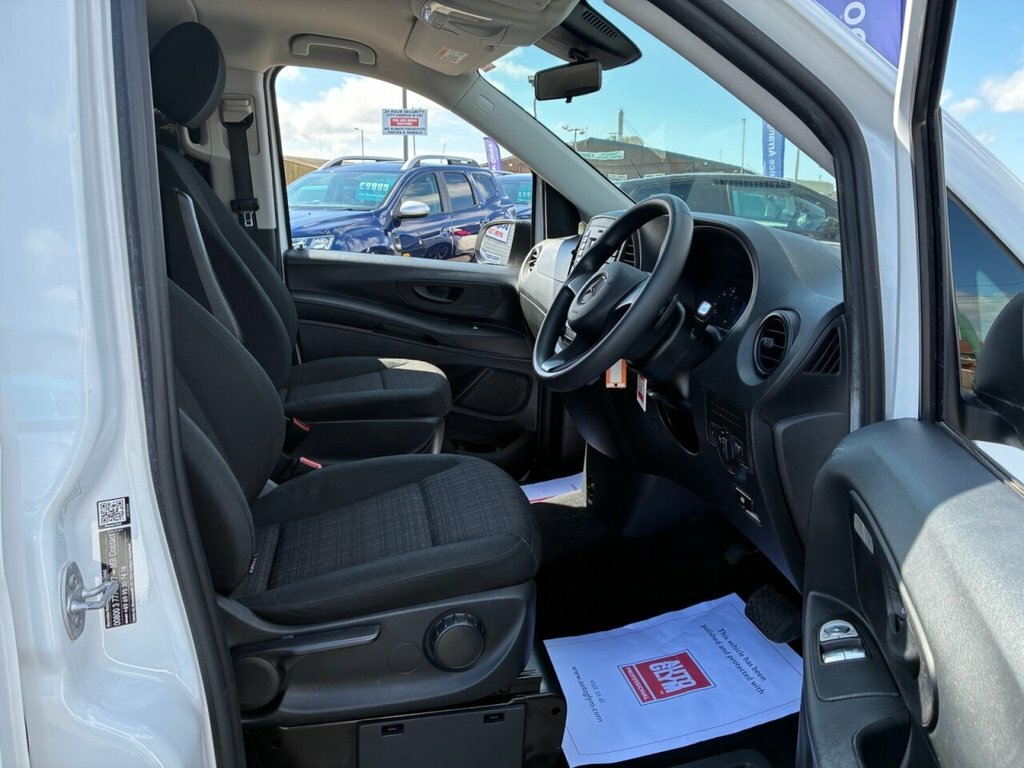 Mercedes-Benz Vito 111 Cdi White #25