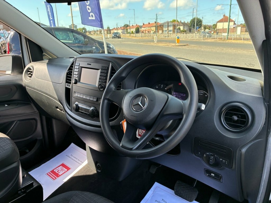 Mercedes-Benz Vito 111 Cdi White #26