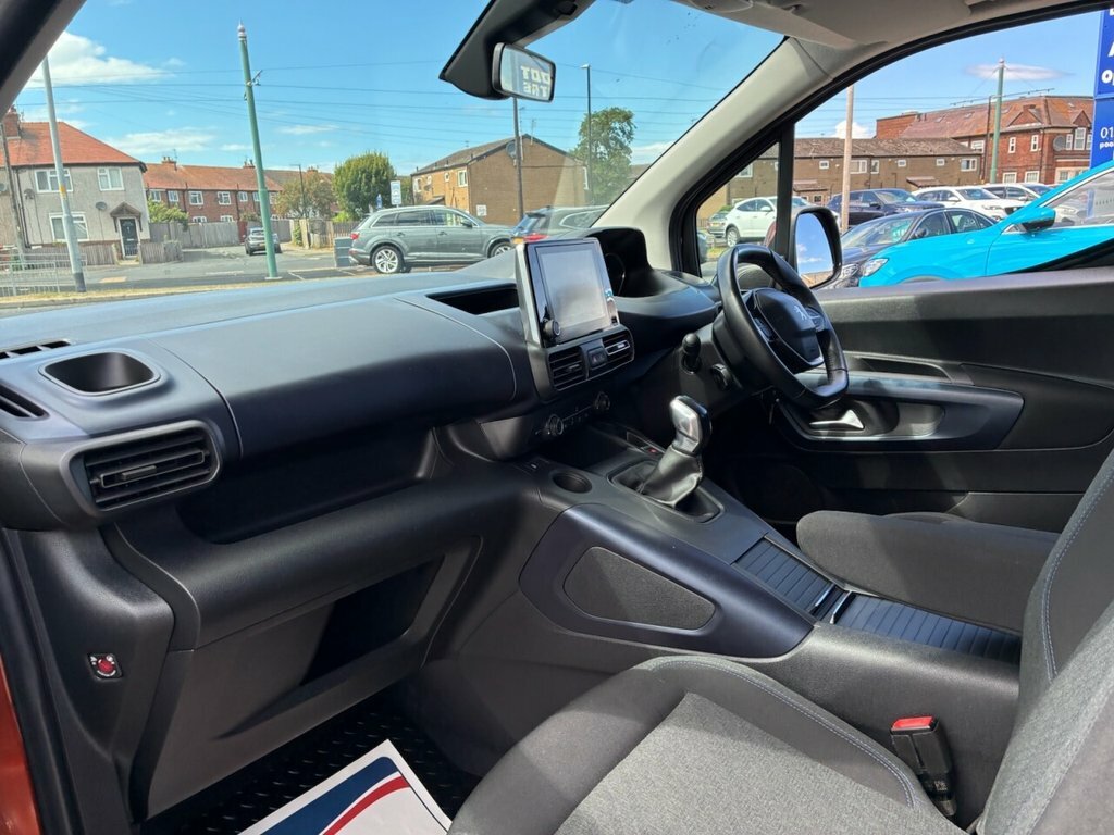 Peugeot Rifter 1.2 Puretech Active Grey #9