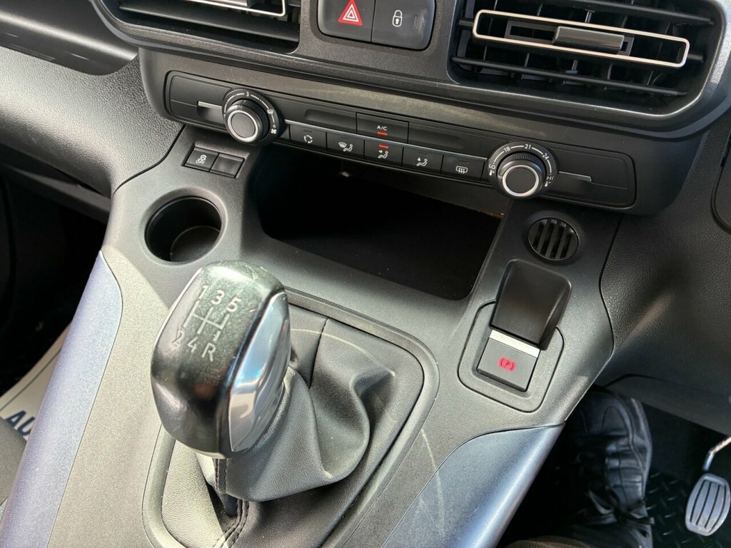 Peugeot Rifter 1.2 Puretech Active Grey #27