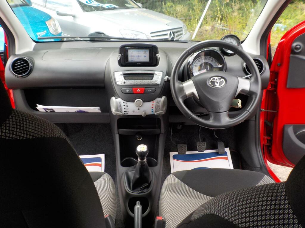 Toyota Aygo Vvt-i Move With Style Black #12
