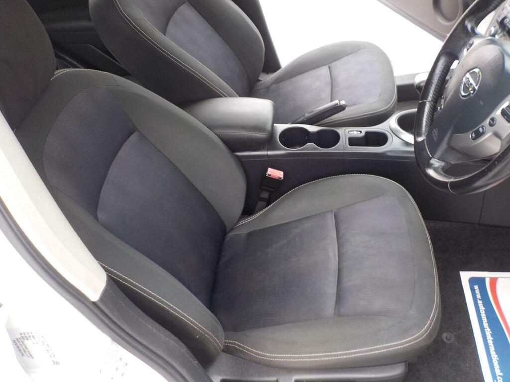 Nissan Qashqai Dci 360 Suv White #16