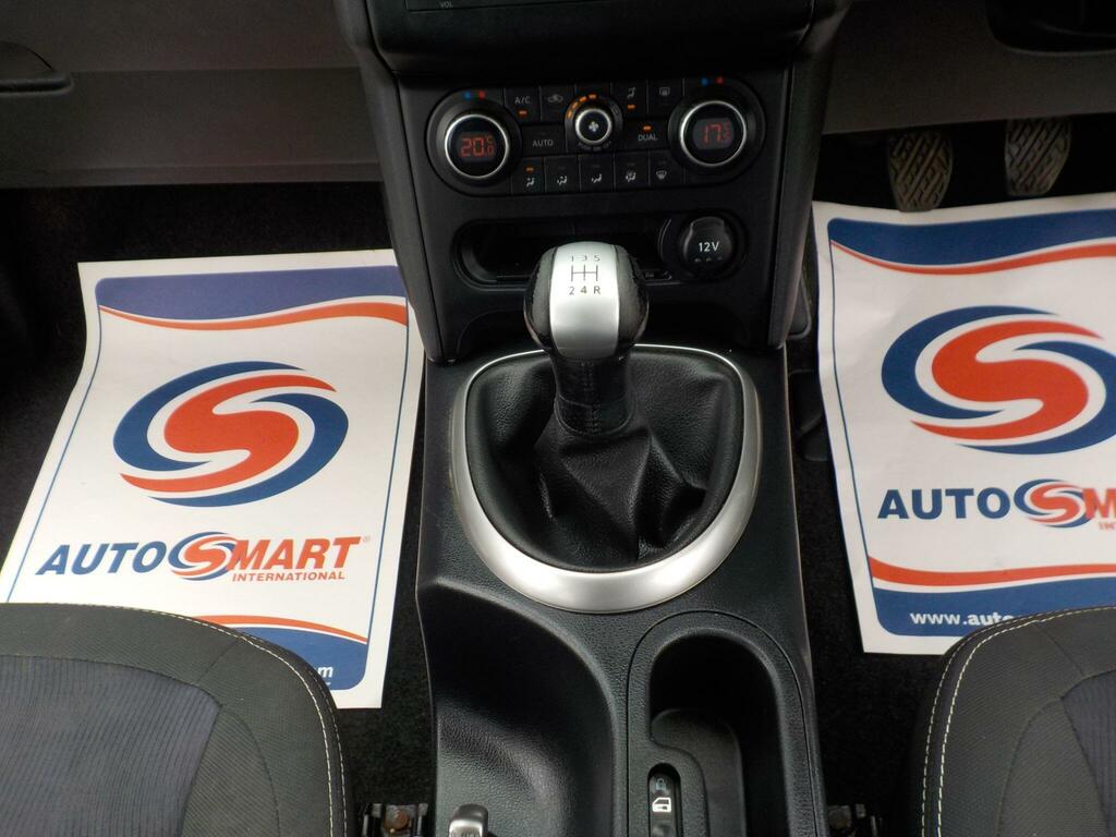 Nissan Qashqai Dci 360 Suv White #15