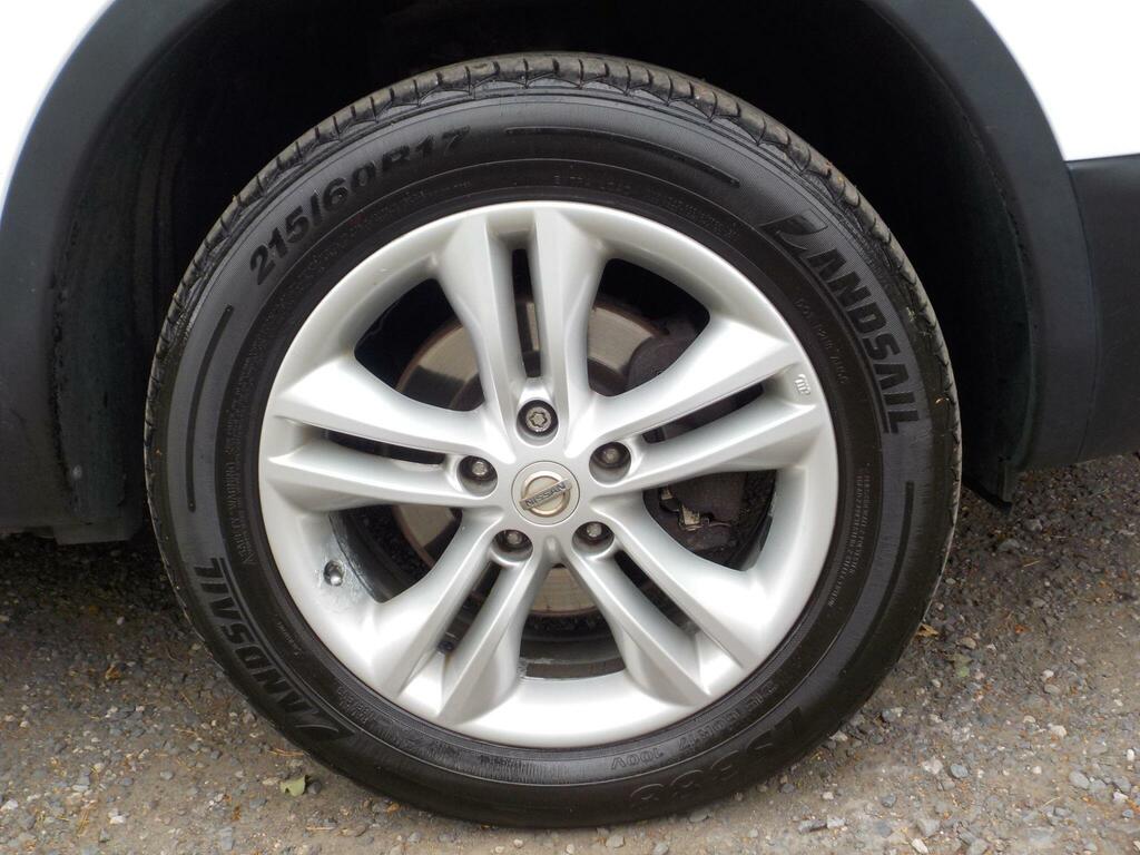 Nissan Qashqai Dci 360 Suv White #9