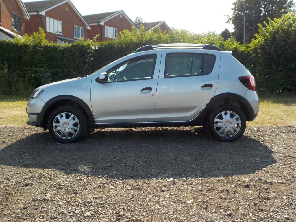 Dacia Sandero Stepway 1.5 Dci Laureate Euro 5 Black #2