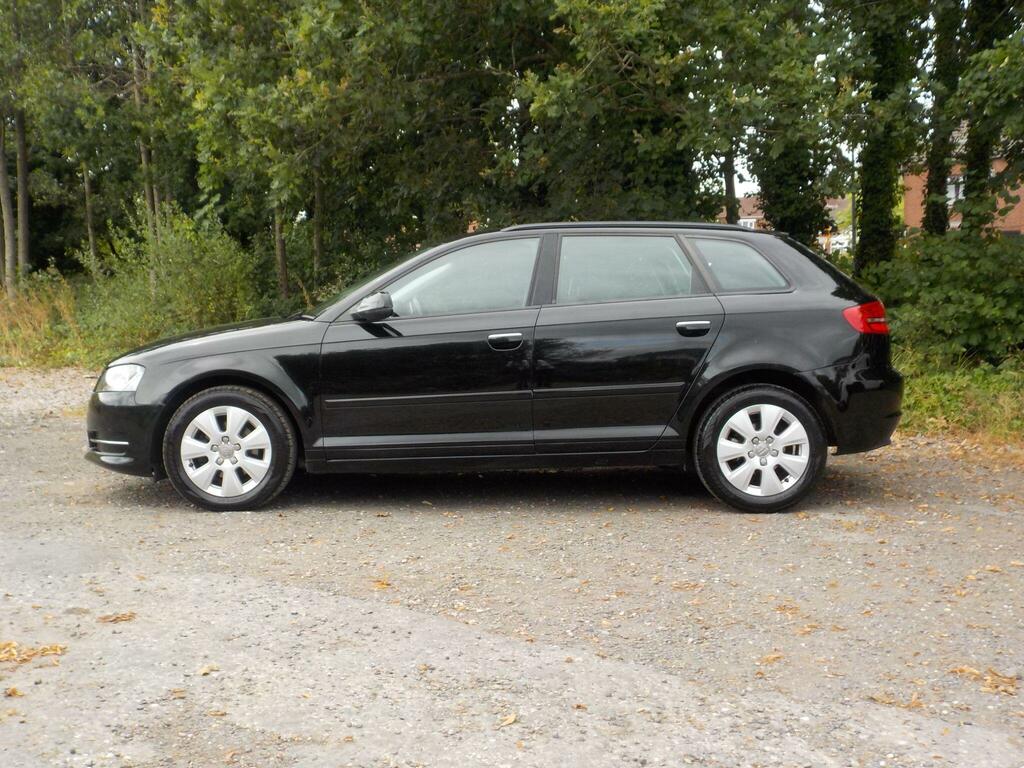 Audi A3 1.6 Tdi Sportback Euro 5 S S Black #2
