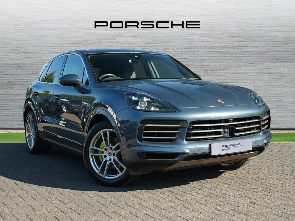 Porsche Cayenne E-hybrid Blue