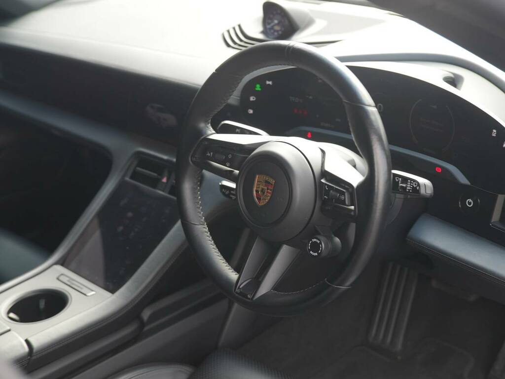 Porsche Taycan 4S Sport Turismo My23 Red #4