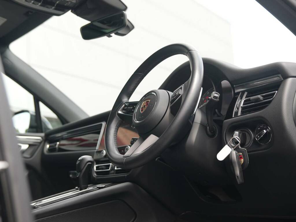 Porsche Macan S Black #5