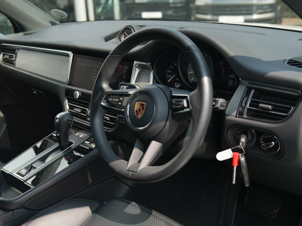 Porsche Macan S My24 White #4