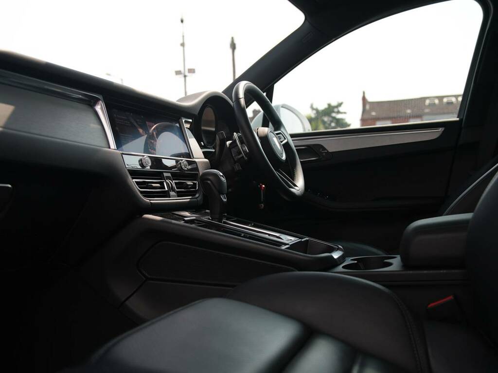 Porsche Macan S My24 White #5