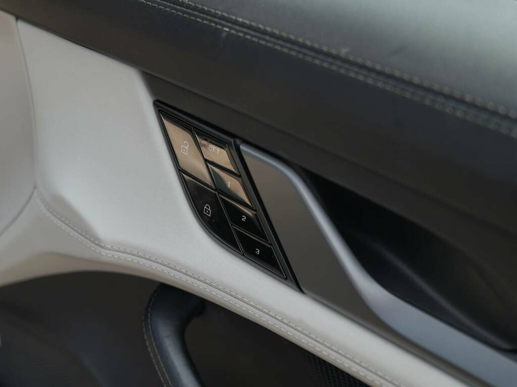 Porsche Taycan Turbo Black #5