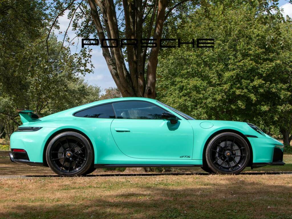 Porsche 911 Carrera Gts Green #2