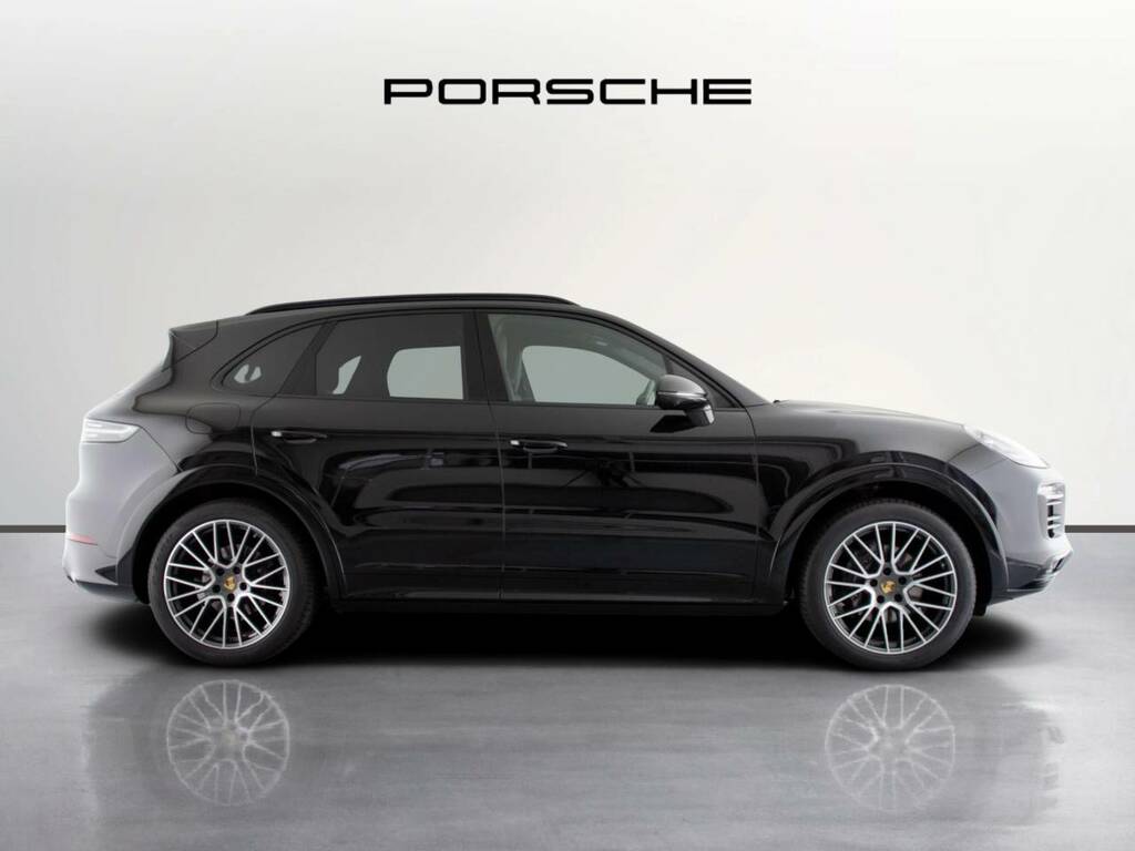 Porsche Cayenne My23 Black #2