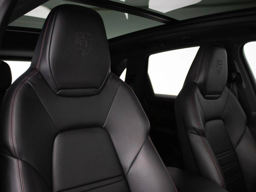 Porsche Cayenne My23 Black #5
