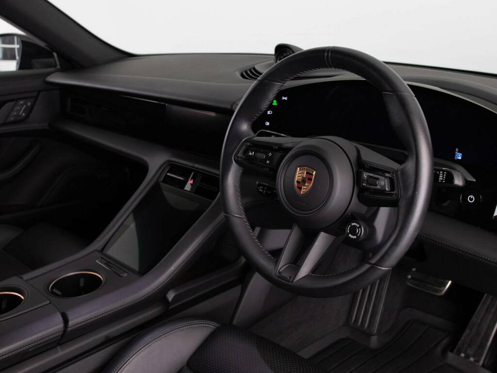 Porsche Taycan 4S Black #4