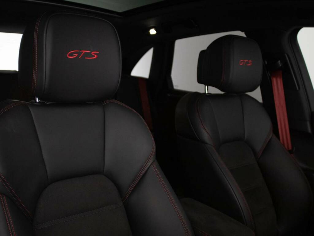 Porsche Macan Gts Black #5