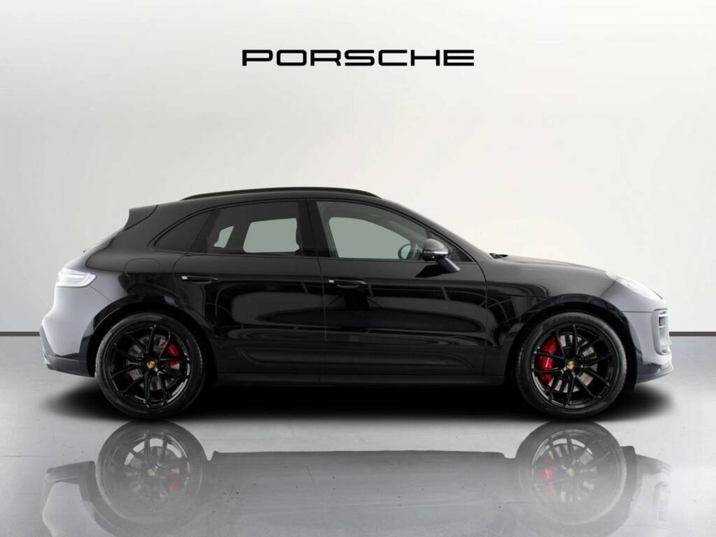 Porsche Macan Gts Black #2