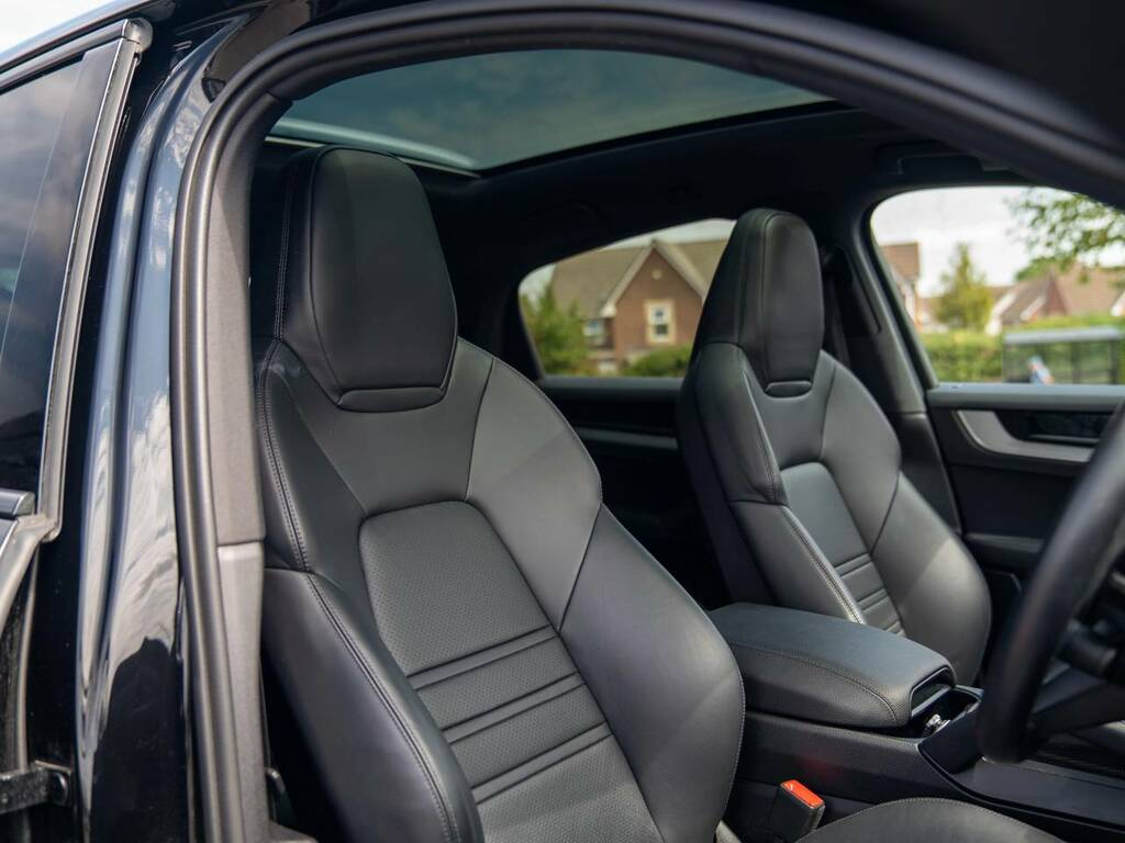 Porsche Cayenne Coup233 My24 Black #5