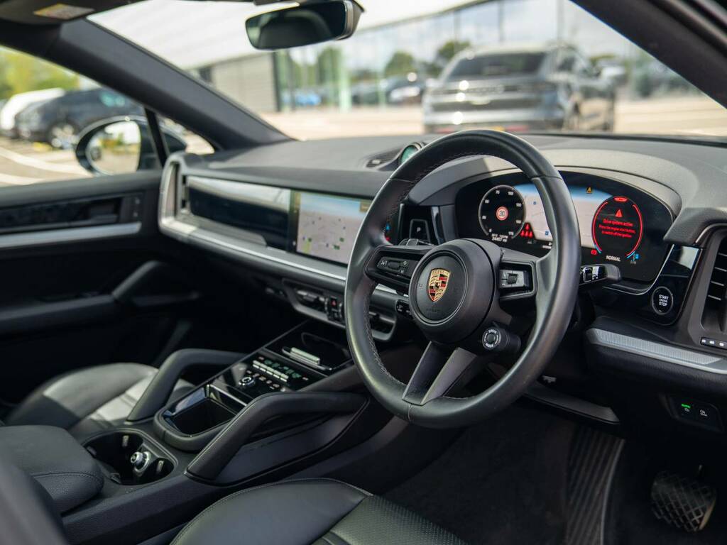 Porsche Cayenne Coup233 My24 Black #4