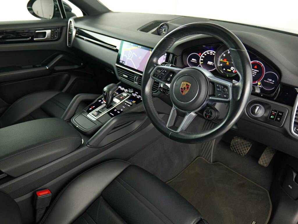 Porsche Cayenne E-hybrid Coupe Black #4